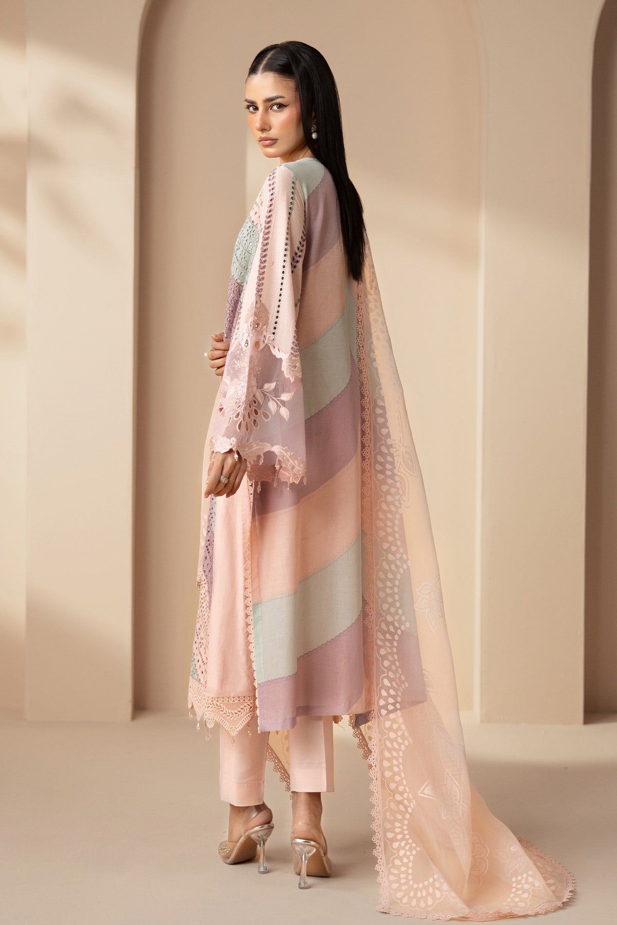 MARIA B. LUXURY EMBROIDERED 3 PC ARTICLE