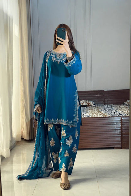 Maria B. Luxury Lawn Stitched Article