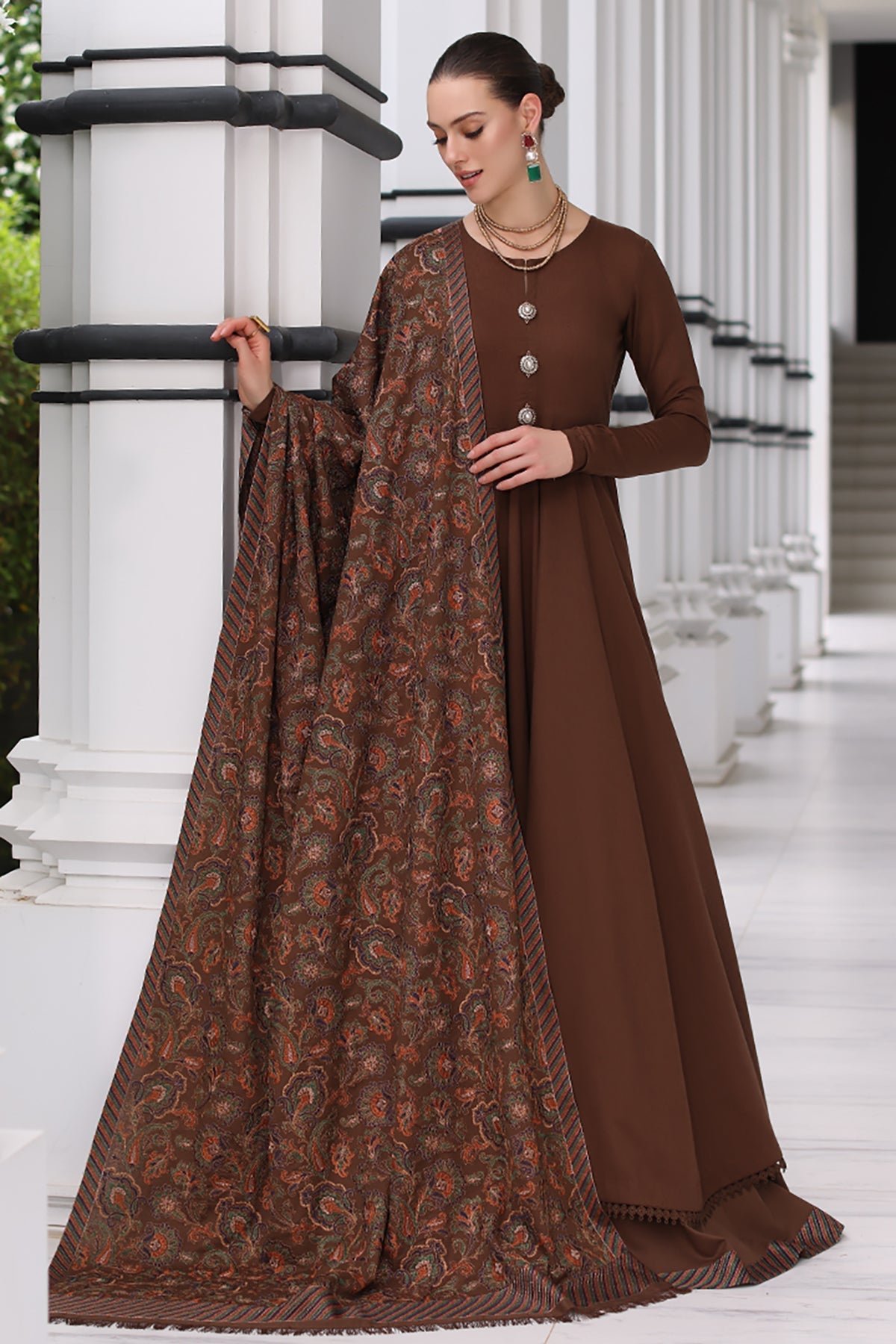 Karandi Embroidered 3pc Luxury Article With Karandi Embroidered Bareeze Shawl