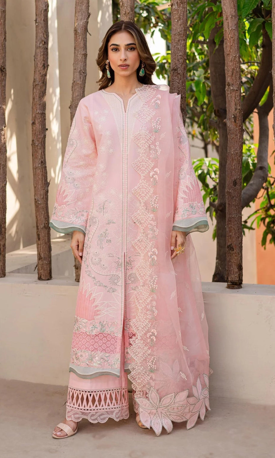 MANSA LUXURY EMBROIDERED LAWN 3 PIECE