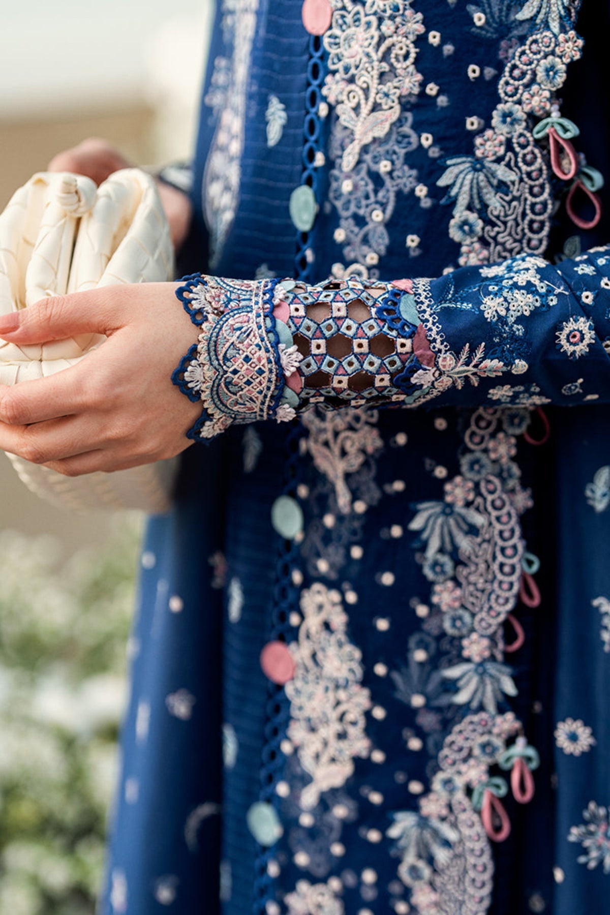 QALAMKAR LUXURY EMBROIDERED 3 PIECE LAWN