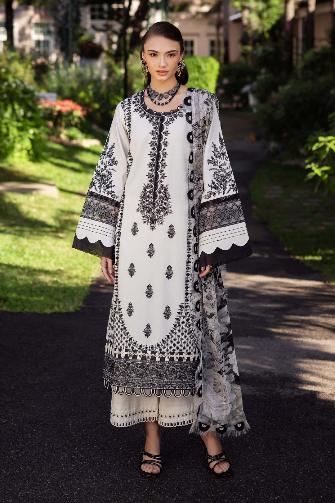 JADE LUXURY EMBROIDERED 3 PIECE