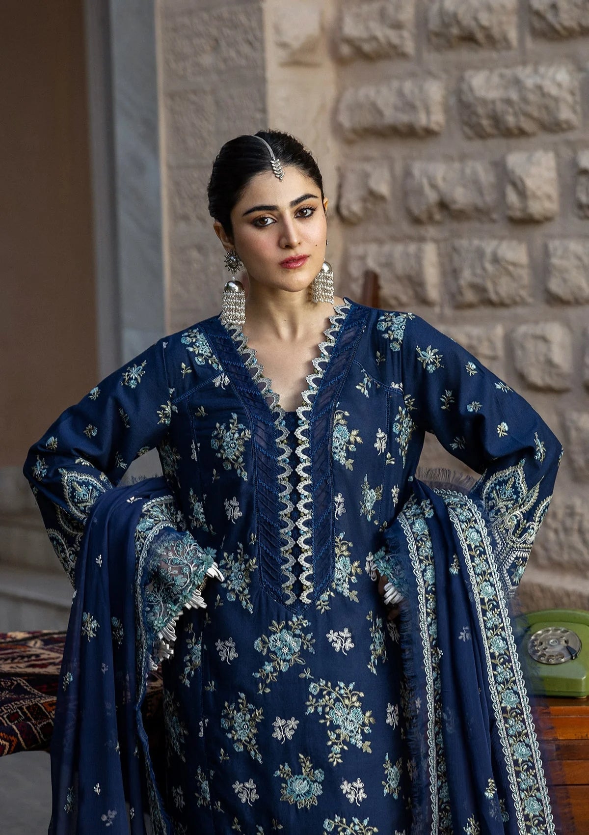 KAHF LUXURY EID EMBROIDERED 3 PC ARTICLE