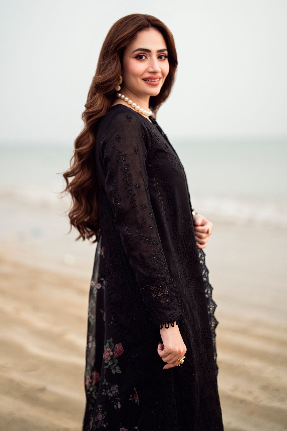 NUREH LUXURY EMBROIDERED UNSTITCHED 3 PC LAWN ARTICLE